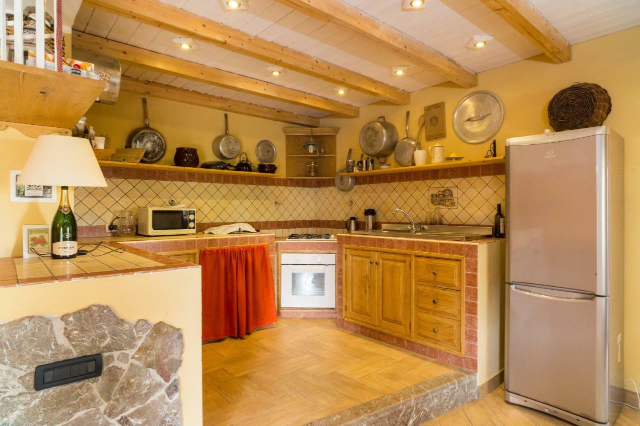 Vulcamare Bed & Breakfast Piedimonte Etneo Bagian luar foto