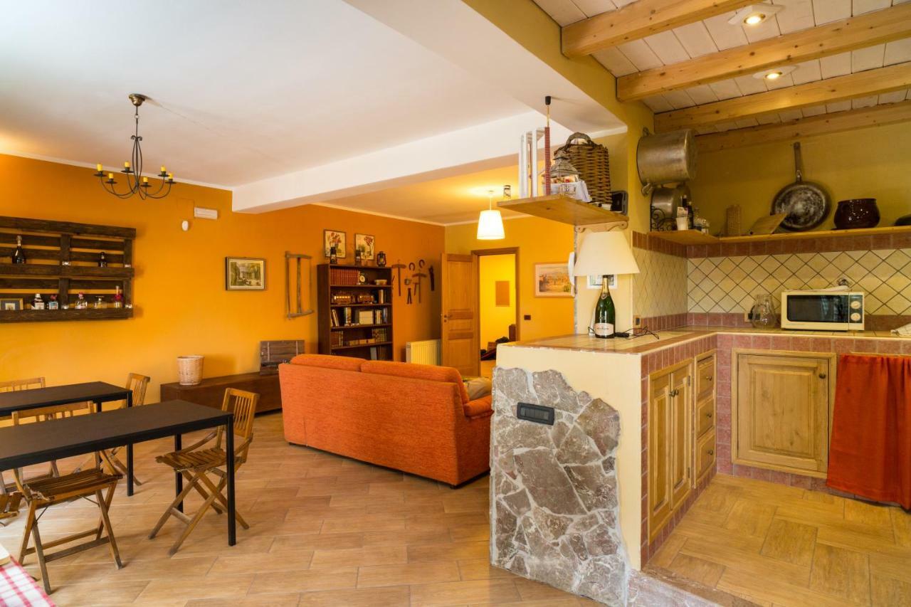 Vulcamare Bed & Breakfast Piedimonte Etneo Bagian luar foto