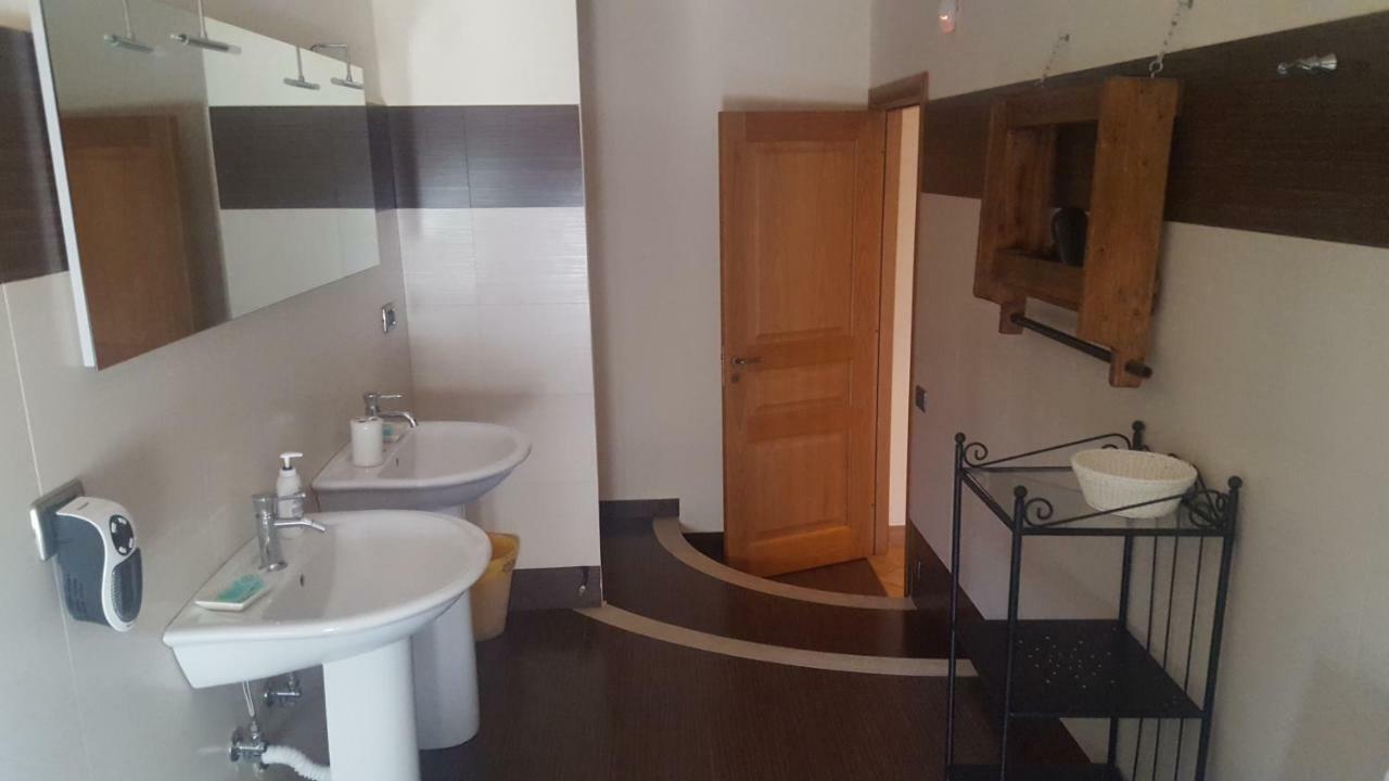 Vulcamare Bed & Breakfast Piedimonte Etneo Bagian luar foto